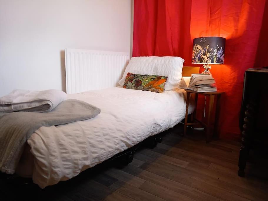 Peaceful Home From Home - Spacious 3 Bedroom House Accommodating 7 - Ideal For Families And Workers Gateshead Exterior foto