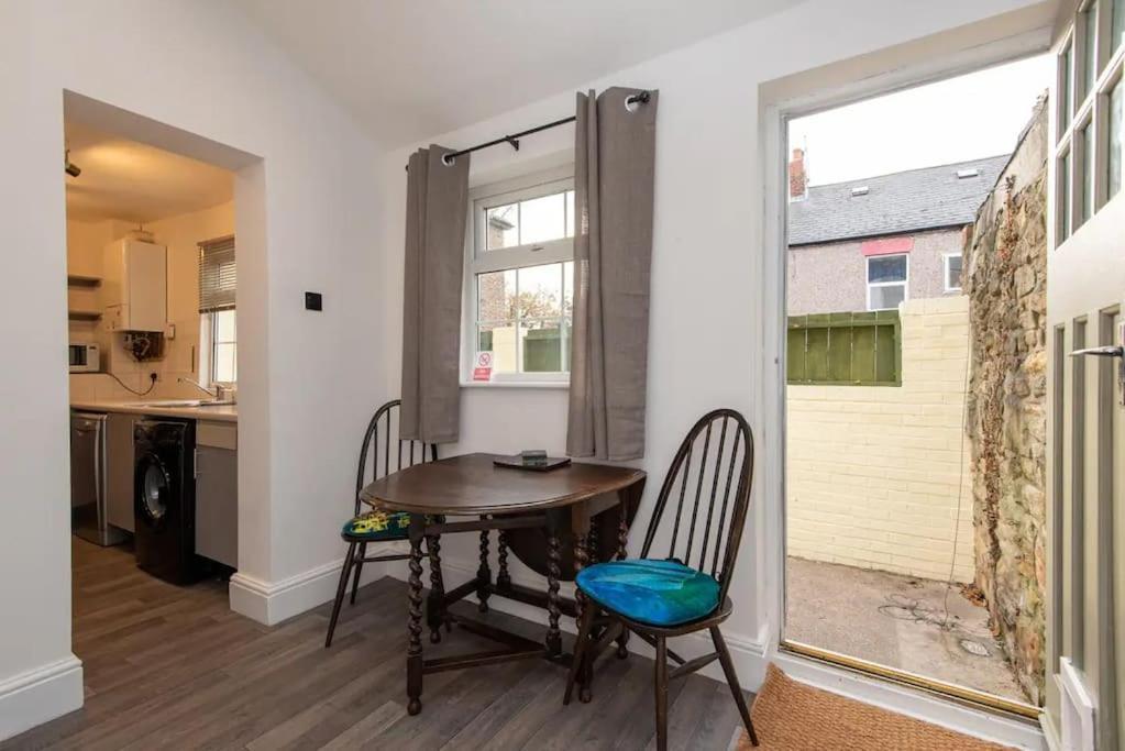 Peaceful Home From Home - Spacious 3 Bedroom House Accommodating 7 - Ideal For Families And Workers Gateshead Exterior foto